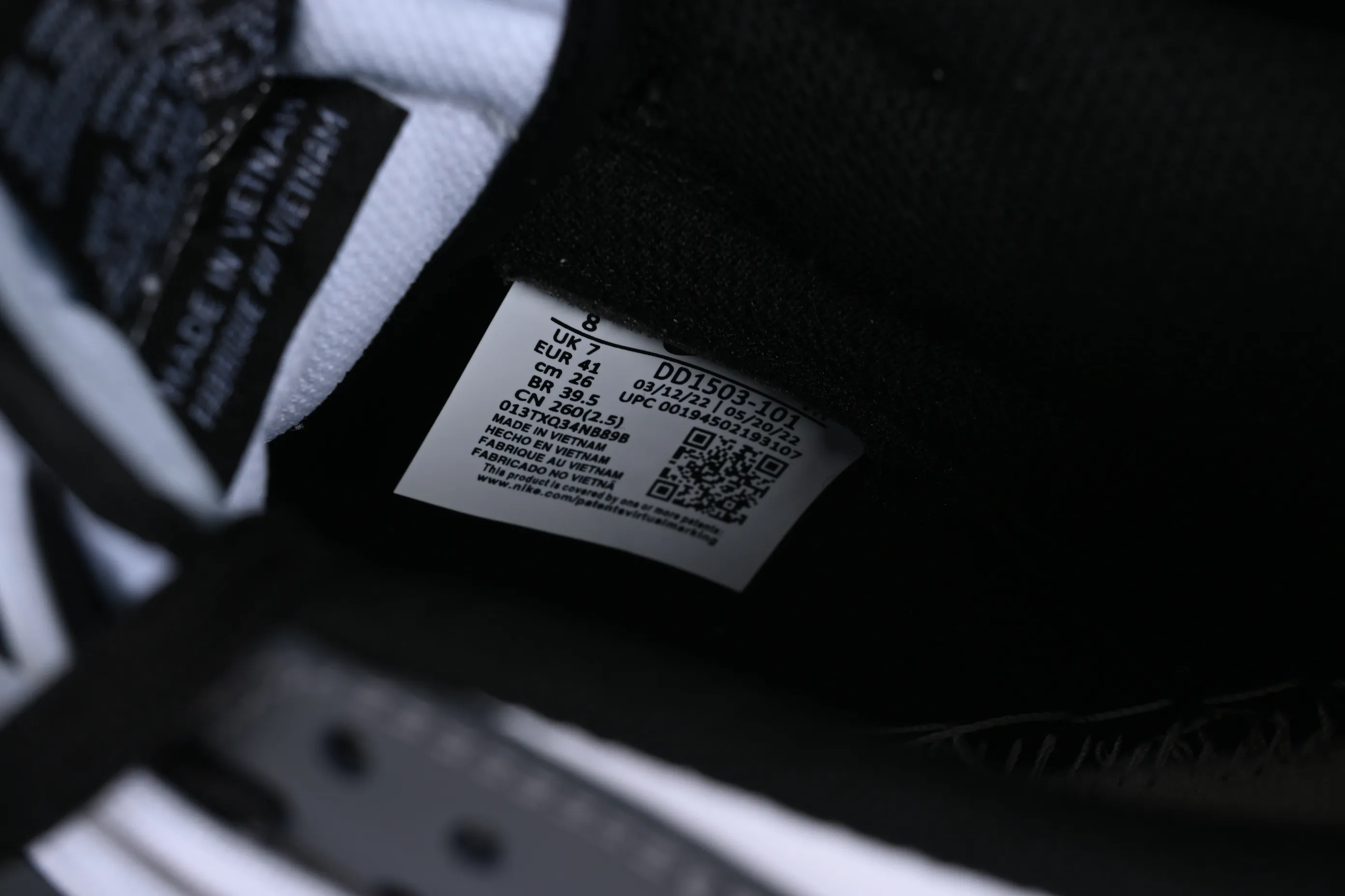 All Categories Nk SB Dunk Series Nk SB Dunk Low Low-top sneakers Nk SB Dunk Low Strap white and gray SB low-top sports and leisure sneakers DD1503-101
